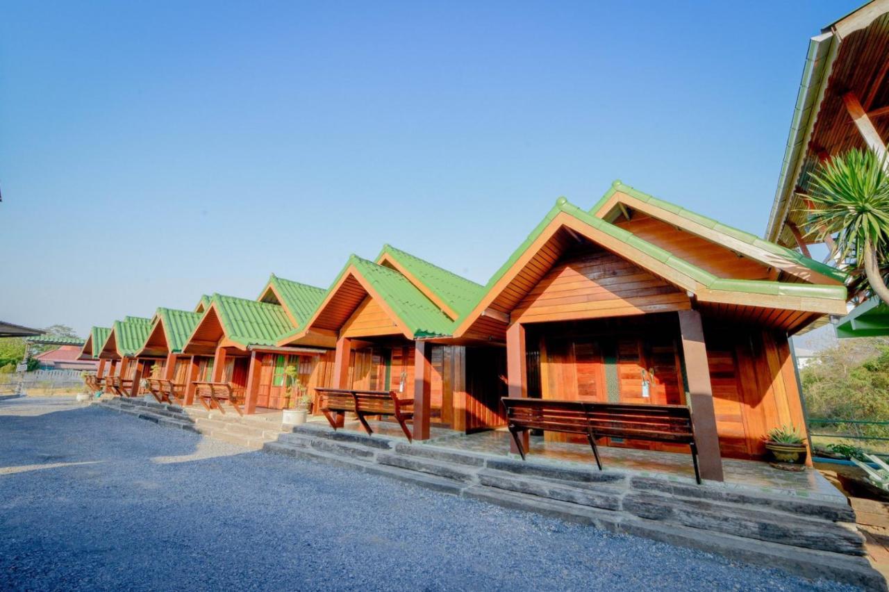 Mrk Resort & Massage Lop Buri Eksteriør billede