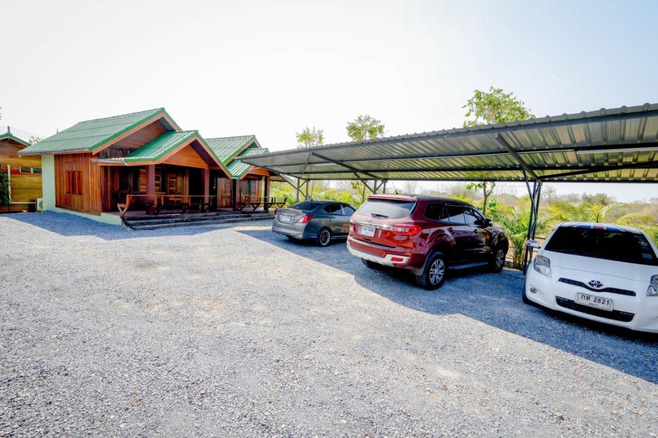 Mrk Resort & Massage Lop Buri Eksteriør billede