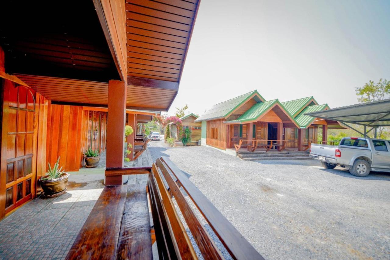 Mrk Resort & Massage Lop Buri Eksteriør billede