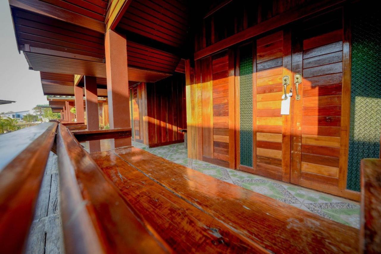 Mrk Resort & Massage Lop Buri Eksteriør billede