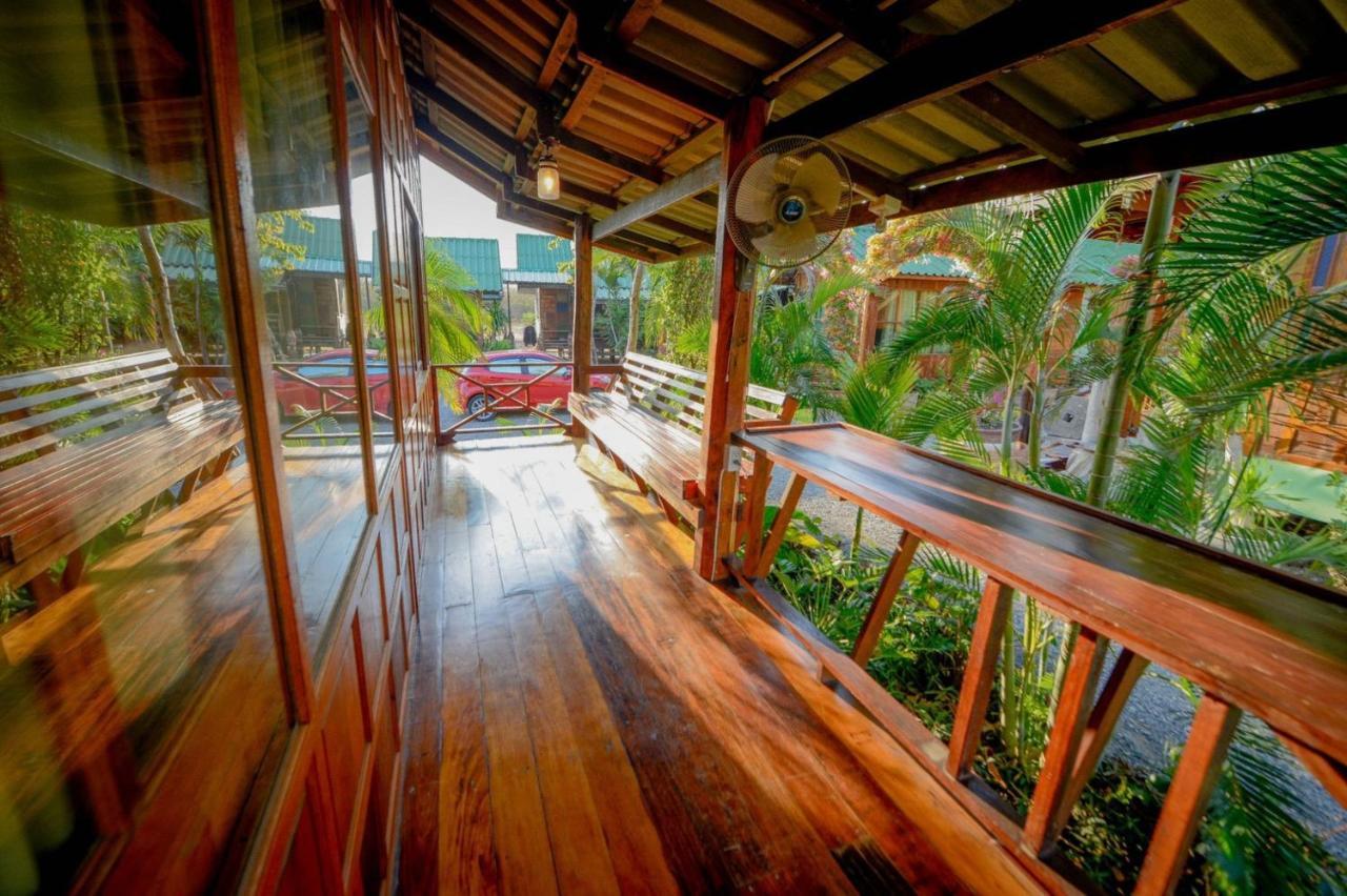 Mrk Resort & Massage Lop Buri Eksteriør billede